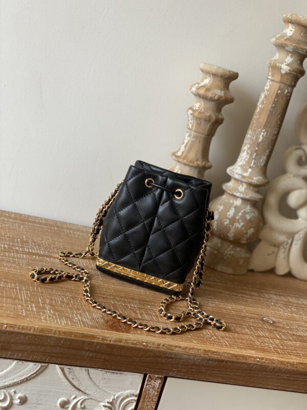 [REP 1:1] Chain Bucket Black/White For Women 5.5 in / 14 cm