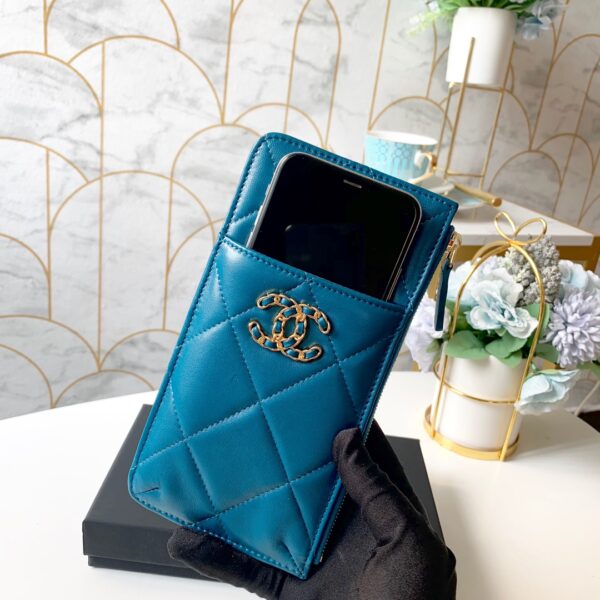 Chanel 19 Matelasse Phone and Card Case Blue Bag For Women 19cm/7.5in