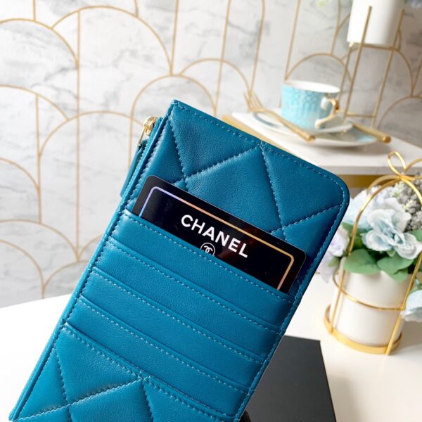 Chanel 19 Matelasse Phone and Card Case Blue Bag For Women 19cm/7.5in