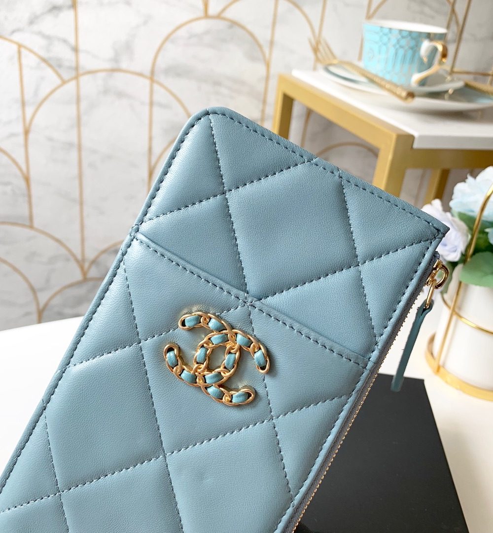 1:1 Replica Chanel 19 Matelasse Phone and Card Case Light Blue Bag For Women 19cm/7.5in