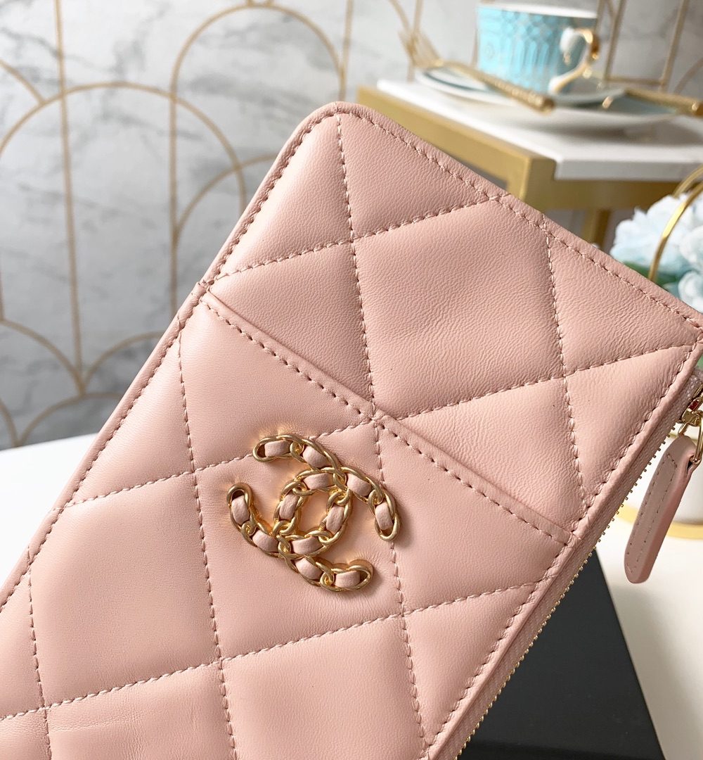1:1 Replica Chanel 19 Matelasse Phone and Card Case Pink Bag For Women 19cm/7.5in