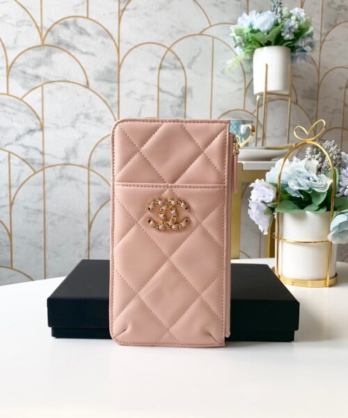 Chanel 19 Matelasse Phone and Card Case Pink Bag For Women 19cm/7.5in