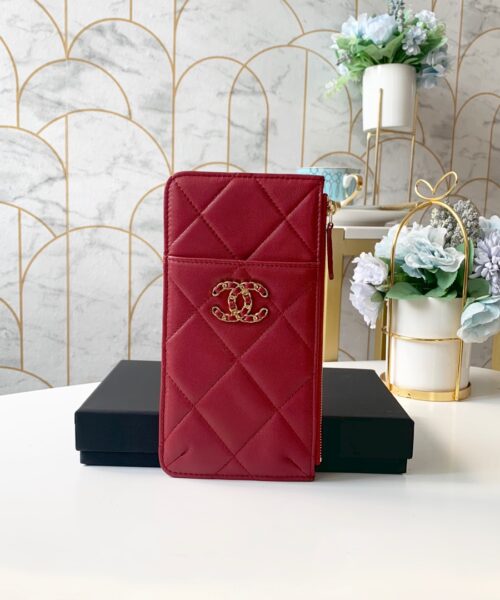 Chanel 19 Matelasse Phone and Card Case Red Bag For Women 19cm/7.5in