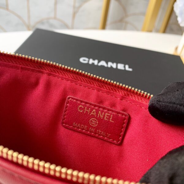 Chanel 19 Matelasse Phone and Card Case Red Bag For Women 19cm/7.5in