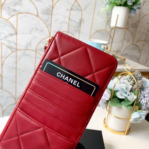 Chanel 19 Matelasse Phone and Card Case Red Bag For Women 19cm/7.5in