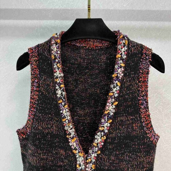 Chanel Armpit Neck Vest Black For Women