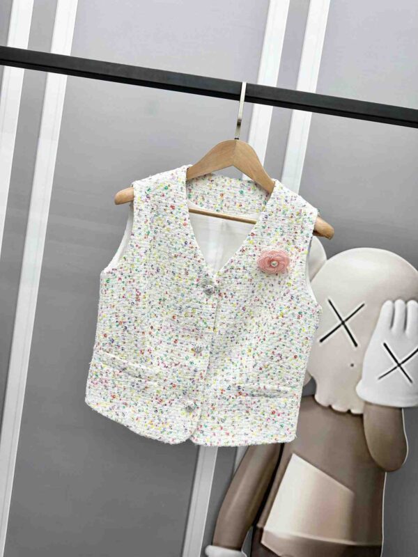 Chanel Armpit Neck Vest White For Women