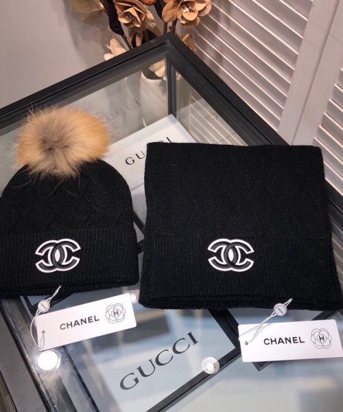 Chanel Beanie & Scarf Set In Black 