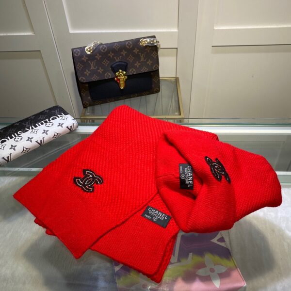 Chanel Beanie & Scarf Set In Red