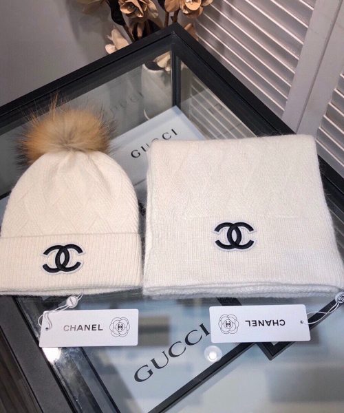 Chanel Beanie & Scarf Set In White 