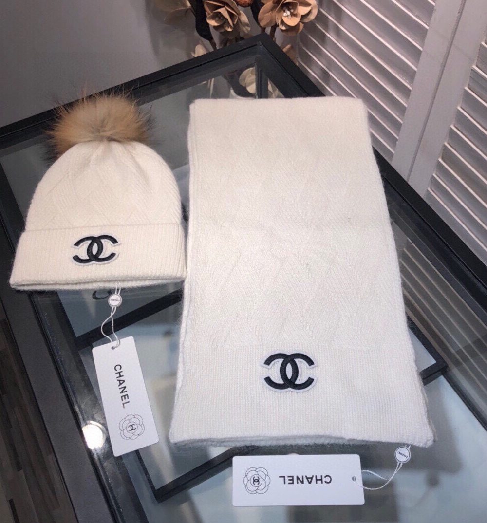 Chanel Beanie & Scarf Set In White 