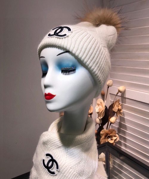 Chanel Beanie & Scarf Set In White 