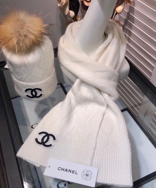 Chanel Beanie & Scarf Set In White 