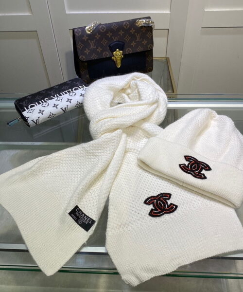 Chanel Beanie & Scarf Set In White