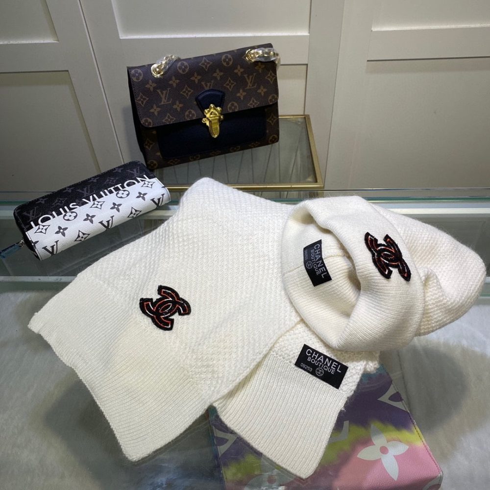 Chanel Beanie & Scarf Set In White  - Image 3