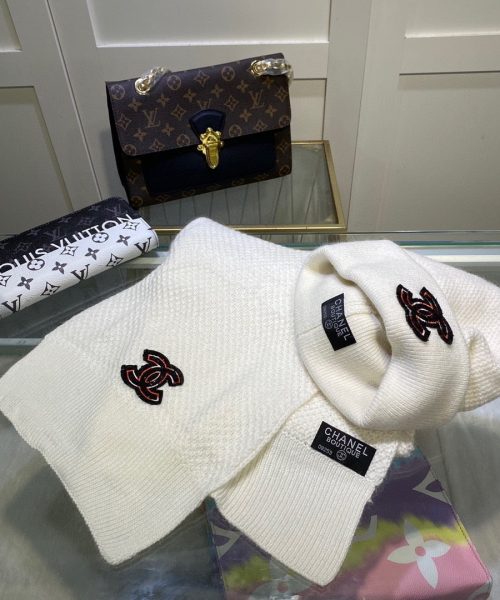 Chanel Beanie & Scarf Set In White 