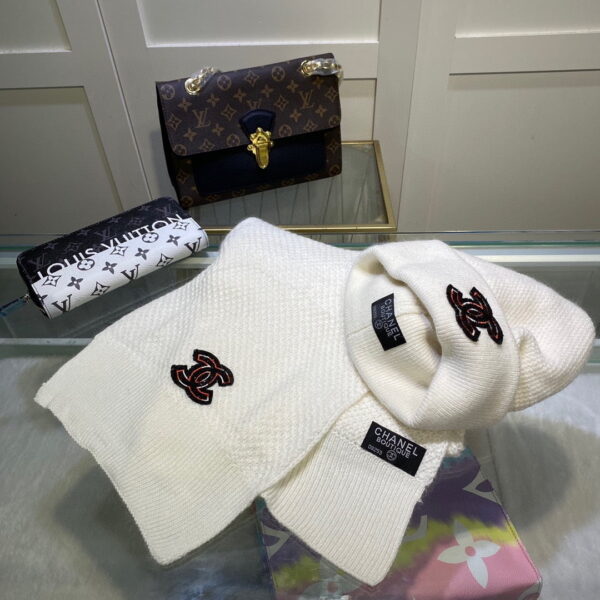 Chanel Beanie & Scarf Set In White 