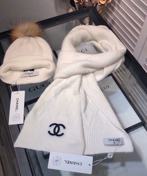 Chanel Beanie & Scarf Set In White 