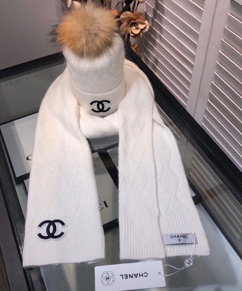 Chanel Beanie & Scarf Set In White 