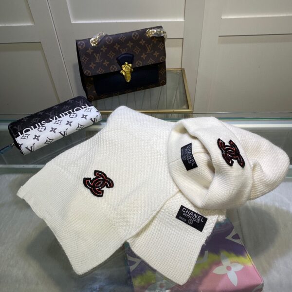 Chanel Beanie & Scarf Set In White 