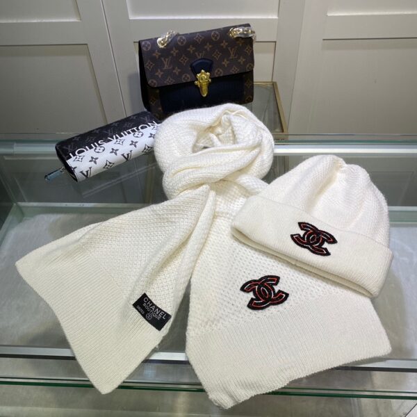 Chanel Beanie & Scarf Set In White 