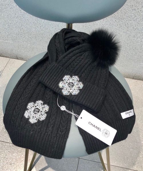Chanel Beanie Black