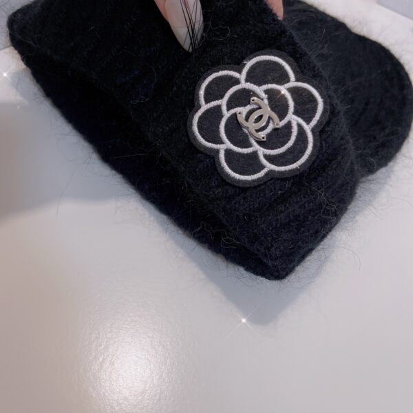 Chanel Beanie Black