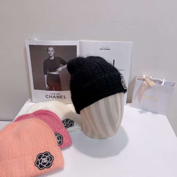 Chanel Beanie Black