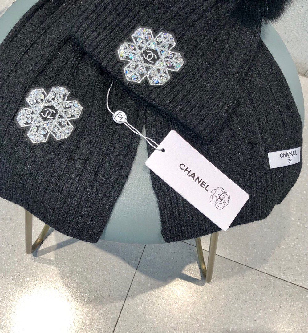 Chanel Beanie Black
