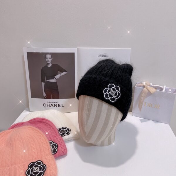 Chanel Beanie Black