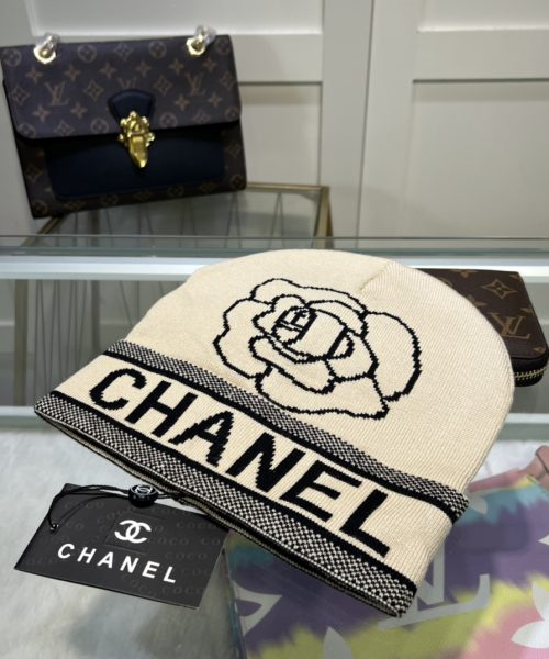 Chanel Beanie In Beige