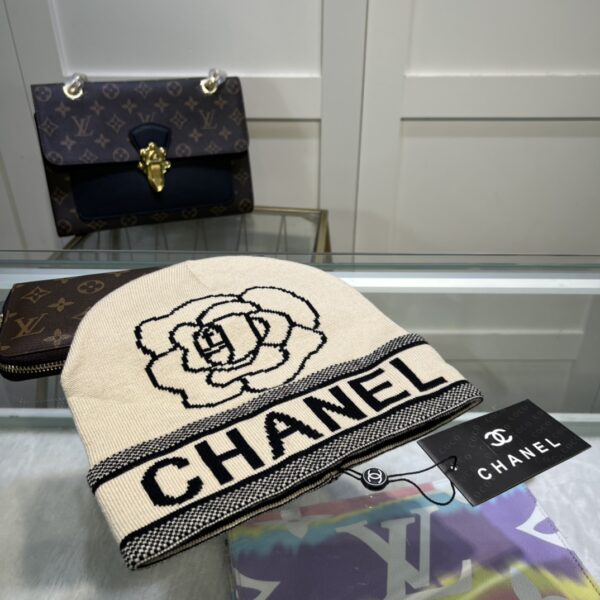 Chanel Beanie In Beige