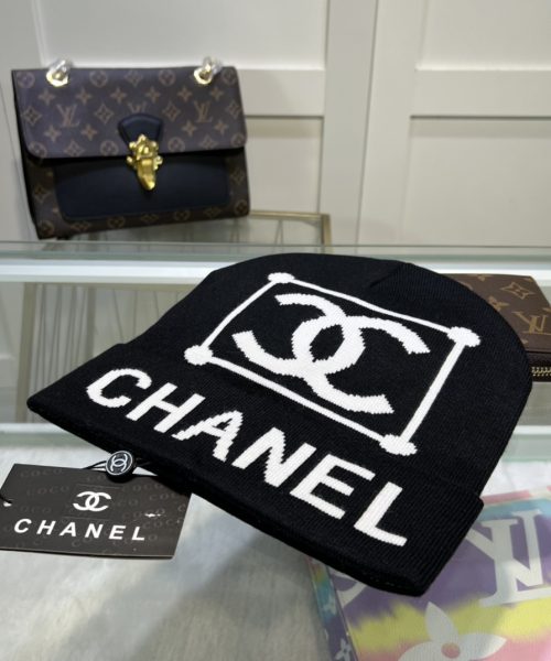 Chanel Beanie In Black