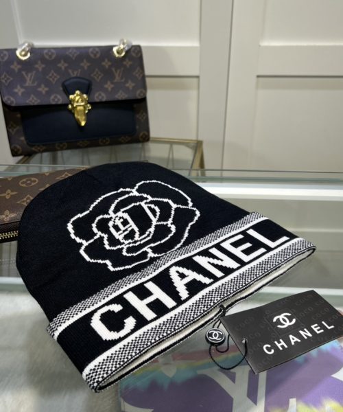 Chanel Beanie In Black