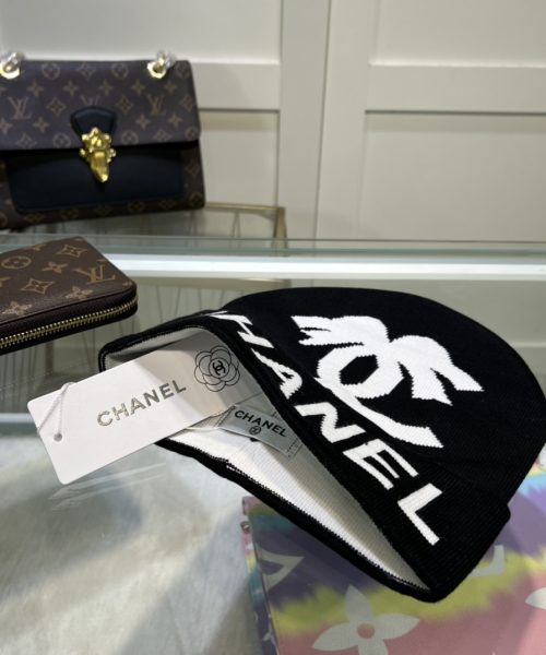 Chanel Beanie In Black