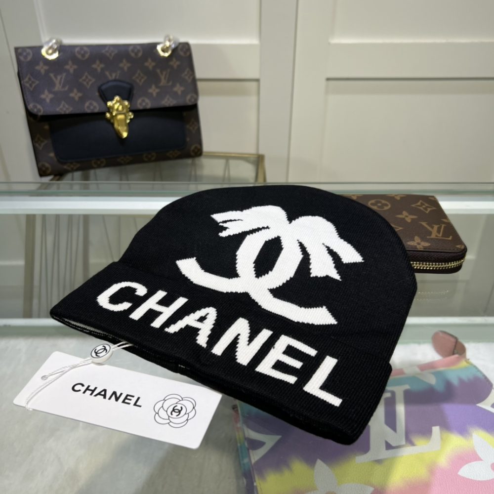 Chanel Beanie In Black