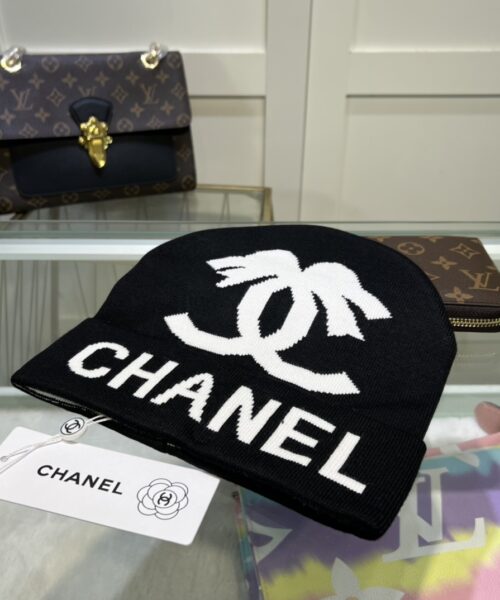 Chanel Beanie In Black