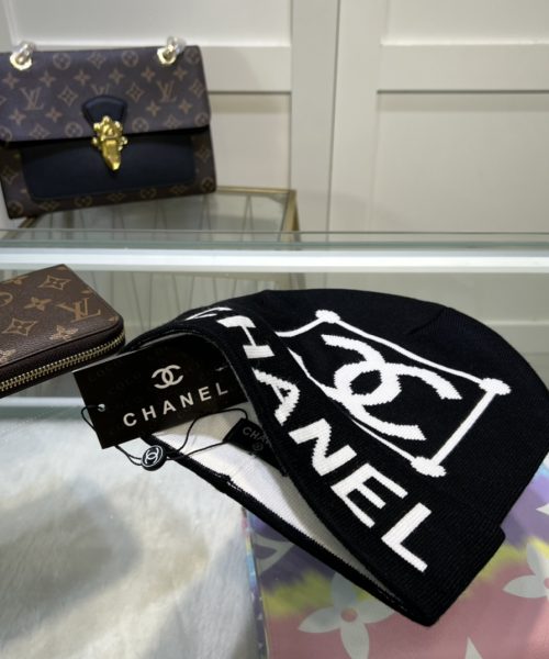 Chanel Beanie In Black