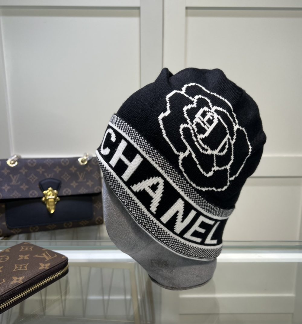 Chanel Beanie In Black