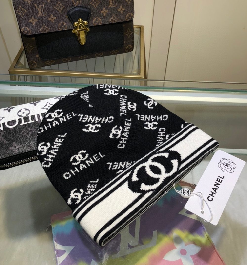 Chanel Beanie In Black