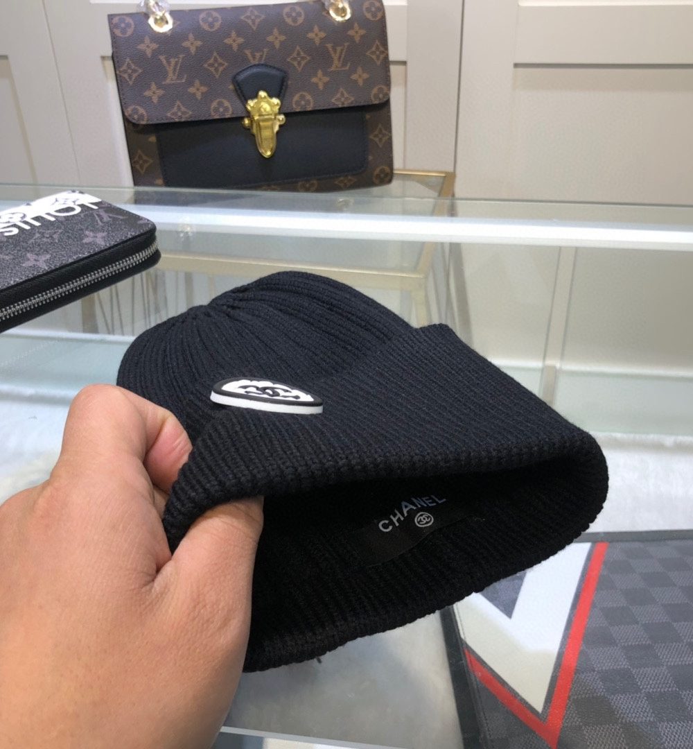 Chanel Beanie In Black