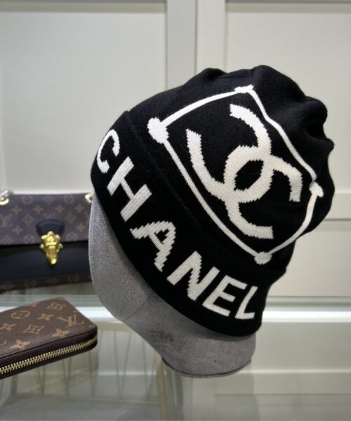 Chanel Beanie In Black
