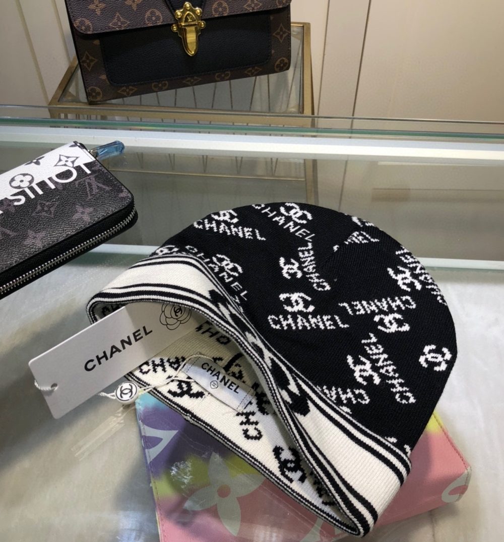 Chanel Beanie In Black