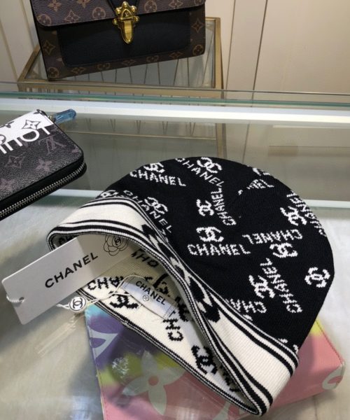 Chanel Beanie In Black