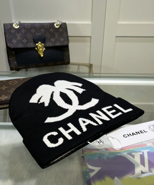 Chanel Beanie In Black