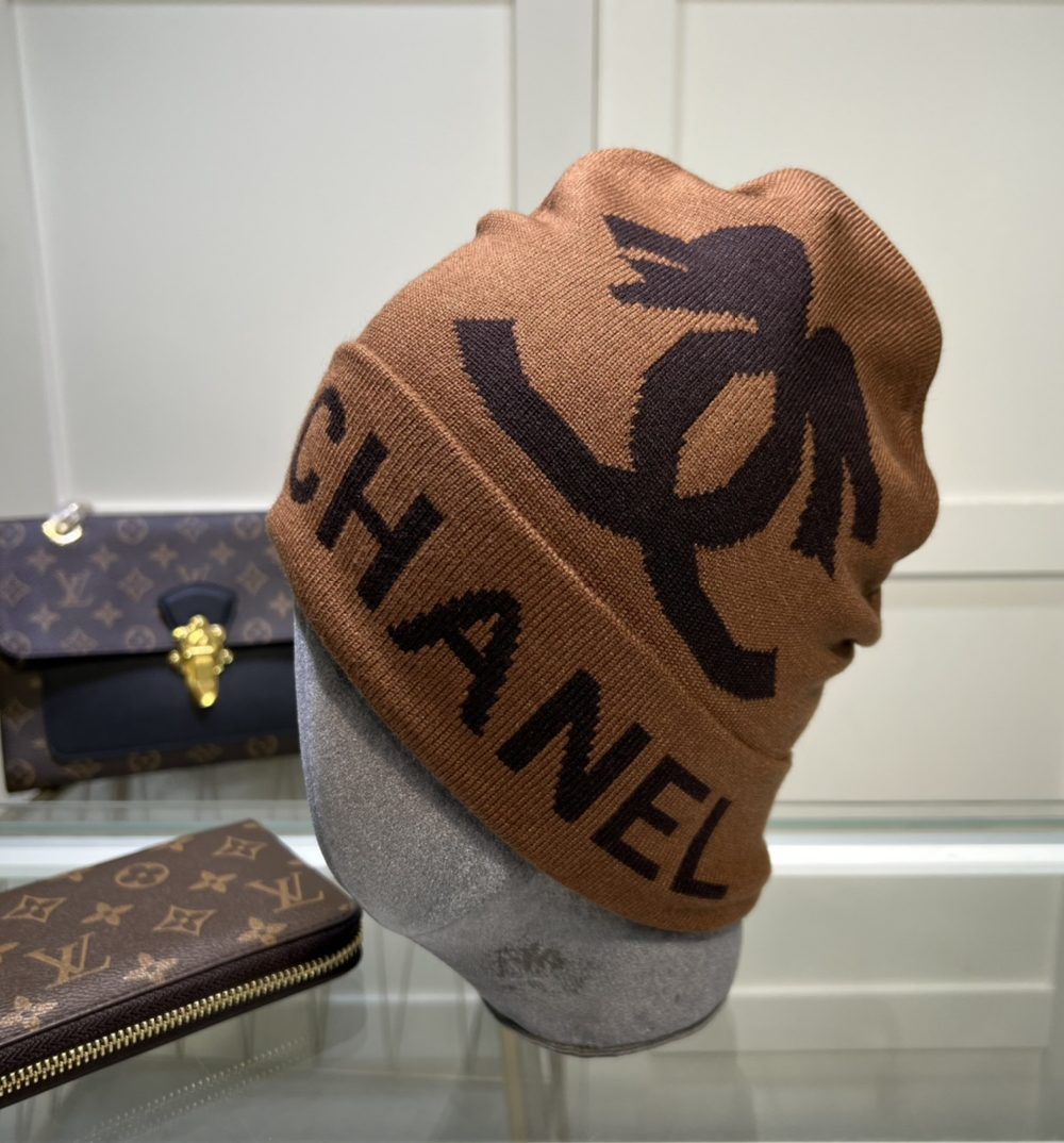 Chanel Beanie In Brown