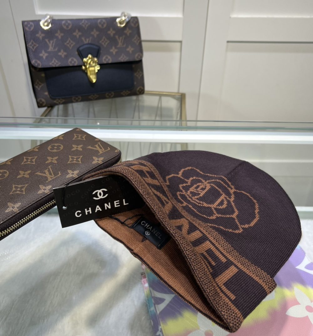 Chanel Beanie In Brown