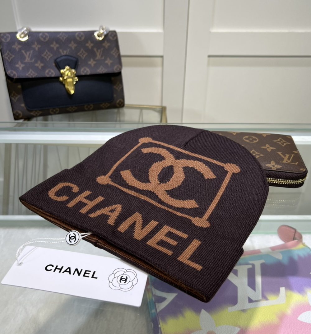 Chanel Beanie In Brown