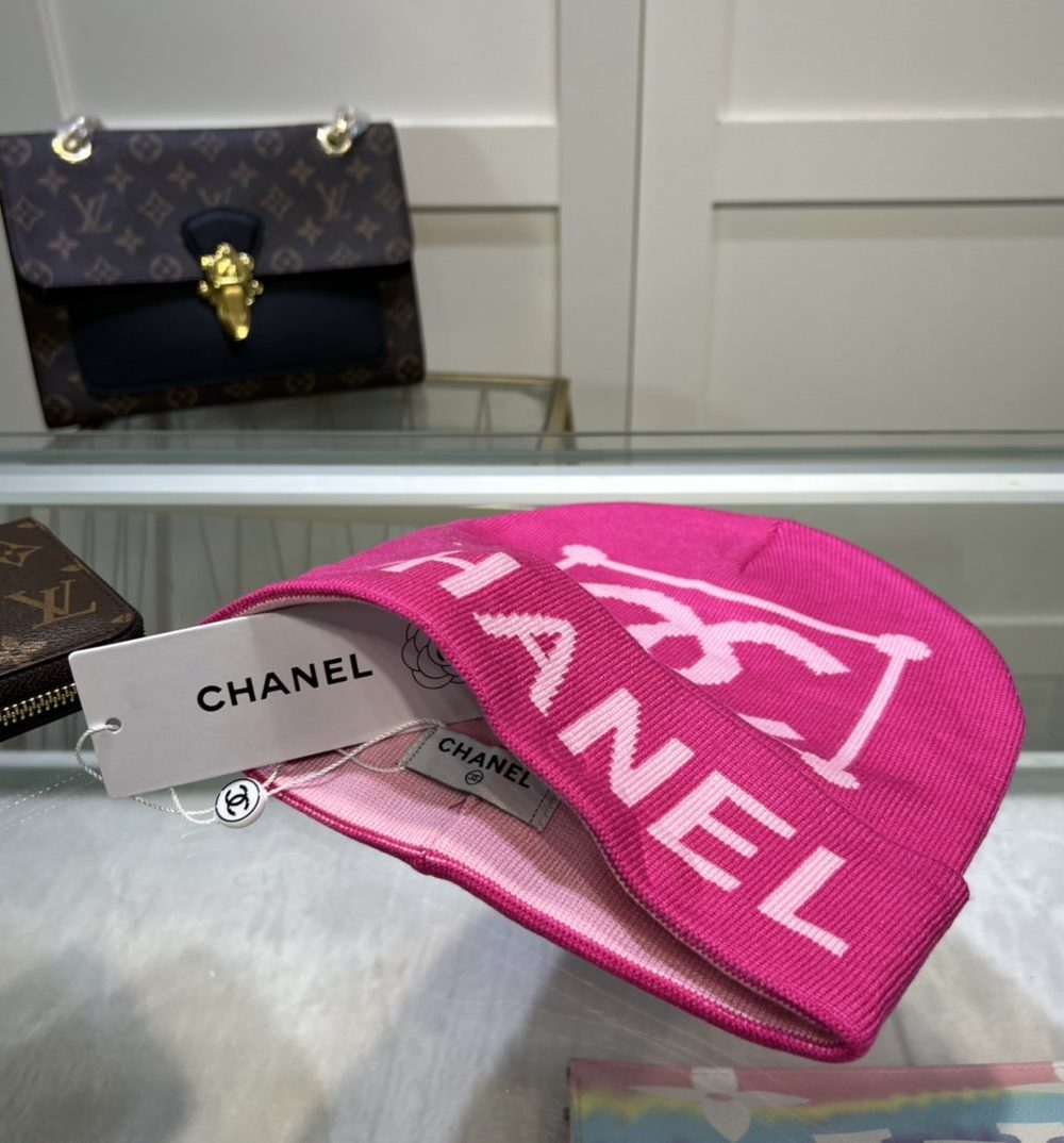 Chanel Beanie In Pink