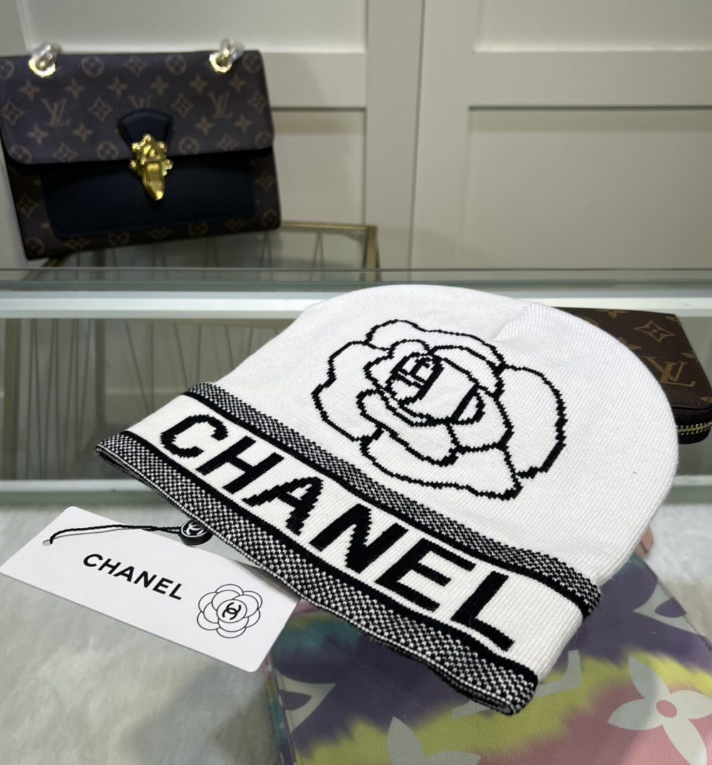 Chanel Beanie In White